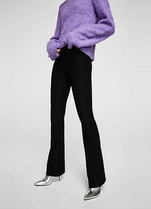 Чорні штани кльош.mango