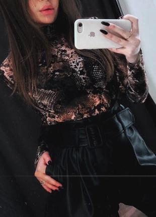 Гольф сітка водолазка zara зі зміїним принтом