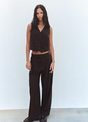 Жилетка шоколадна zara