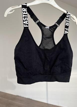 Спортивний топ