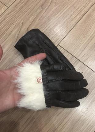 Кожаные перчатки