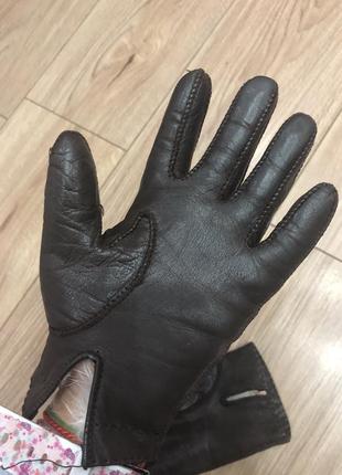Кожаные перчатки