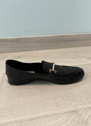 Туфли-лоферы женские