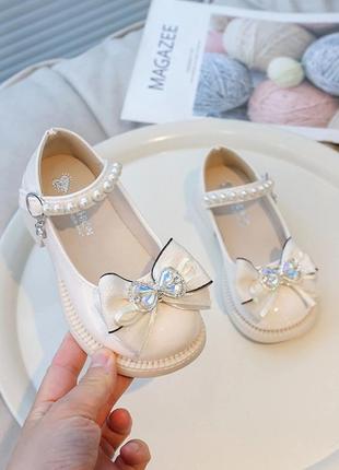 Дитячі нарядні туфлі