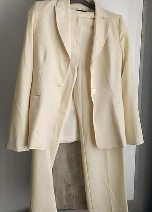 Брючный костюм facile