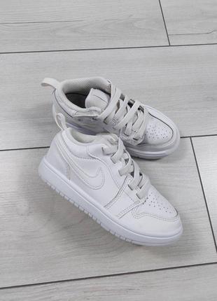Кроссовки nike jordan на липучке 29,5eur