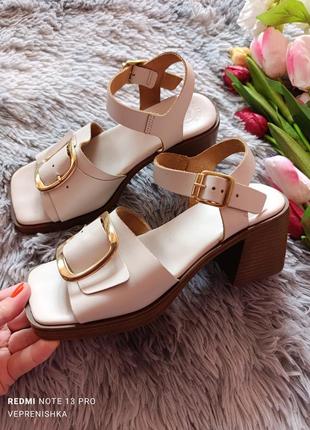 Шкіряні босоніжки river island