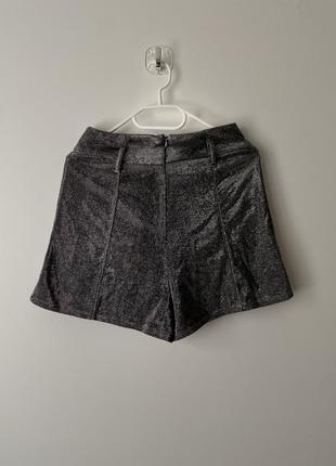 Серебристые шорты bershka