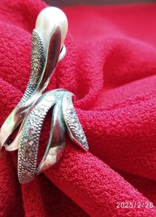 Очаровательное серебряное колечко размер 17,5
