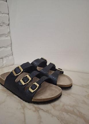 Шльопанці на корковій підошві