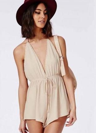 Бежевый короткий комбинезон/ромпер с открытой спиной от missguided
