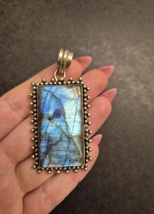 Срібний кулон підвіска з лабродором