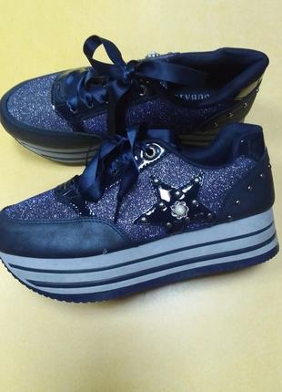 Сині кросівки на платформі