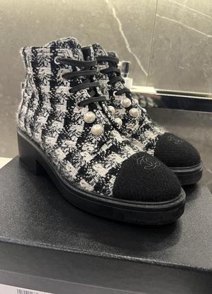 Chanel чоботи