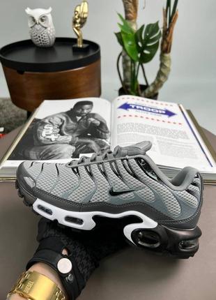 Мужские кроссовки nike air max plus new grey