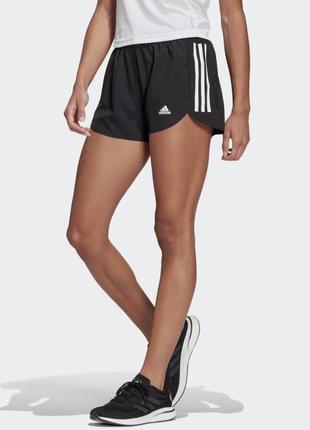 Шорты adidas.