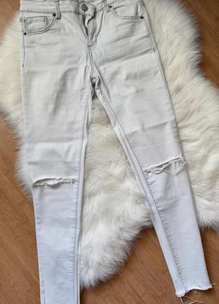 Джинси з розрізами на колінах pull&bear