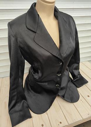 Пиджак на шикарной подкладке
