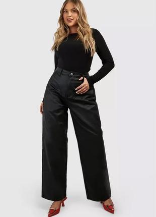Джинсы с пропиткой с высокой посадкой от boohoo