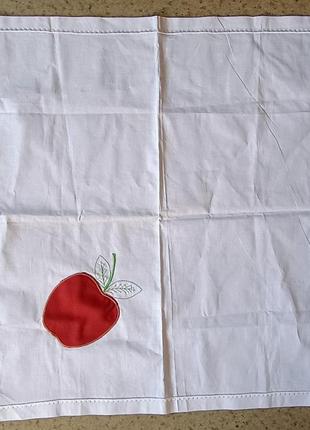 Салфетка с яблоком