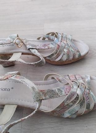 Босоніжки cipriata 42