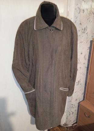 Элегантная оливковая-хаки деми куртка с карманами большого размера германия