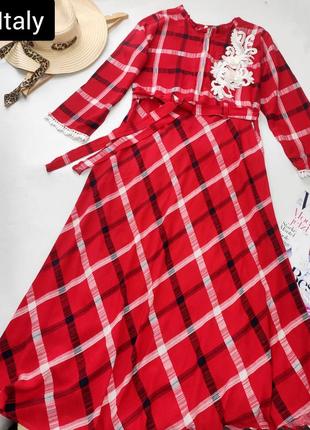 Платье женское длинное красного цвета в клетку на молнии с поясом от бренда italy s m