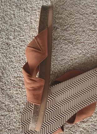 Сандалии женские 3