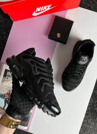 Женские кроссовки nike air max plus all black reflective