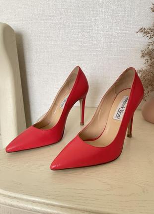 Красные туфли лодочки от pinko & gimampaolo viozzi в размере 35 из натуральной кожи