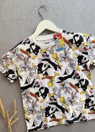 Футболка looney tunes на хлопчика 5-6 років на зріст 110-116 см