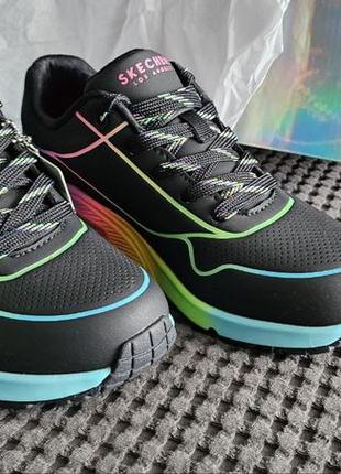 Снікерcи skechers uno pop of sunshine
