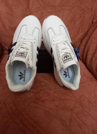 Акція знижка кросівки жіночі шкіряні білі adidas boots retropy4 фото
