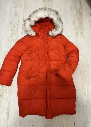 Стильний і теплий пуховик ostin