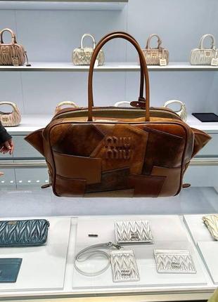 Сумка miu patchwork beau лоскутки шкіряні з ручкою на застібці