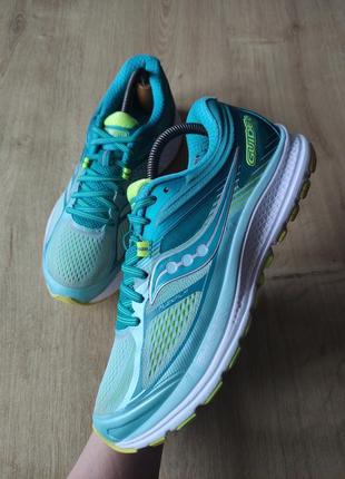 Крутые женские  кроссовки  saucony , оригинал , р.40,5.