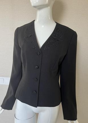 Вишуканий жакет від laura ashley