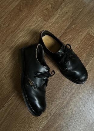 Вінтажні туфлі dr martens 151