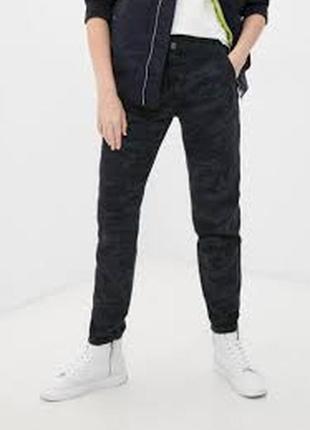 Джинсы джинси женские  размер 48 / 14 не стрейчевые мом милитари хаки reserved