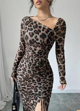 Сукня міді з розрізом в леопардовому кольорі3 фото