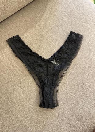 Чорні кружевні трусики intimissimi