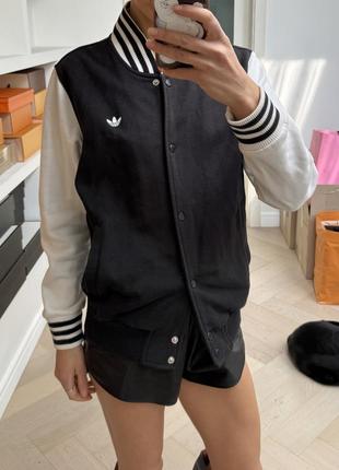 Куртка бомбер adidas