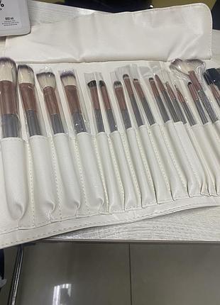 Новый набор кисточек для макияжа