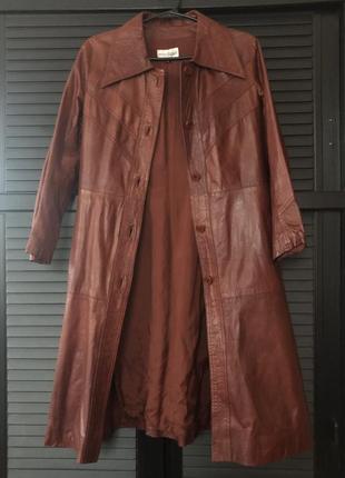 Винтажный кожаный плащ бордо modissa