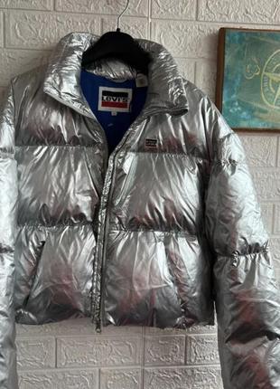Короткий пуховик levi’s весенний слибристый демисезон рс