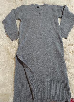 В'язана сіра сукня міді оверсайз,сукня светр вільного крою,з розрізом по ніжці, v образним вирізом р 40