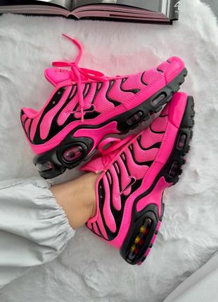 Шикарные женские кроссовки eyes nike air max tn plus neon pink black неоновые малиновые
