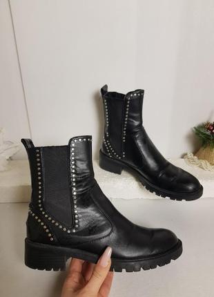 Челси ботинки ботильоны, декорированы шипами заклепками zara trafaluc 36р