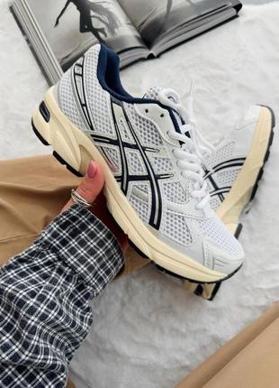 Кроссовки asics