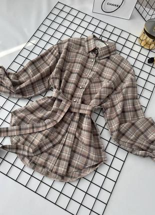 Стильна та легка сорочка жіноча з поясом в клітинку клітчата клітку фланелева стильна сіра бежева